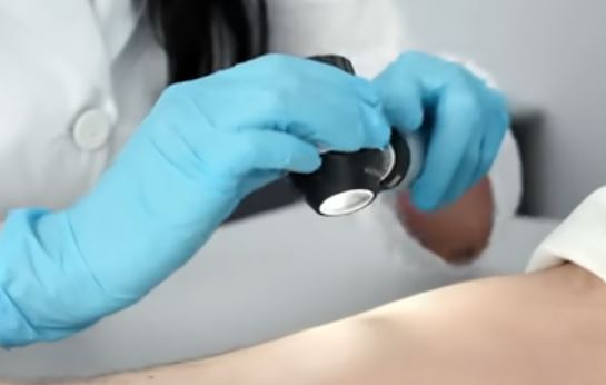 এআই দিয়ে ক্যান্সার চিকিৎসায় নতুন পথ