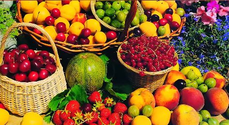 খালি পেটে ফল খাওয়া: সুবিধা ও ঝুঁকি