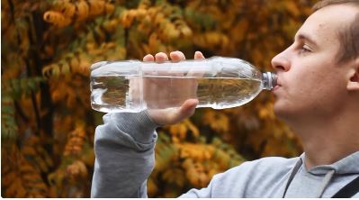 প্লাস্টিকের বোতলে পানি খাওয়া কি নিরাপদ?