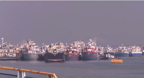 ভাসমান গুদাম বন্ধে কঠোর ব্যবস্থা